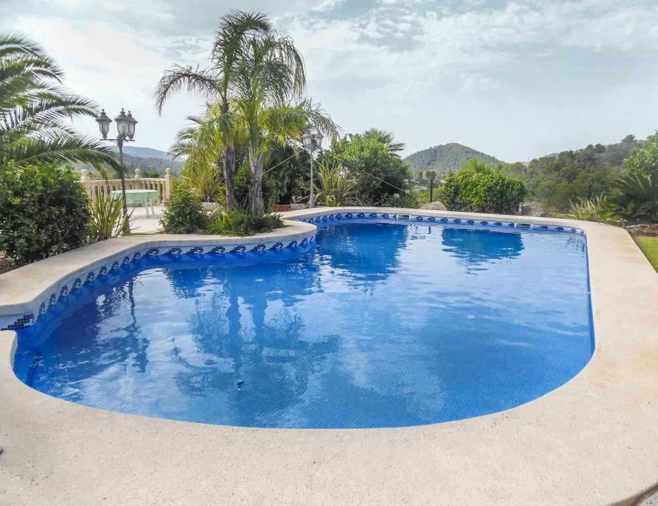 4 quarto Moradia para venda em Finestrat com piscina - 899 000 € (Ref: 9600057)