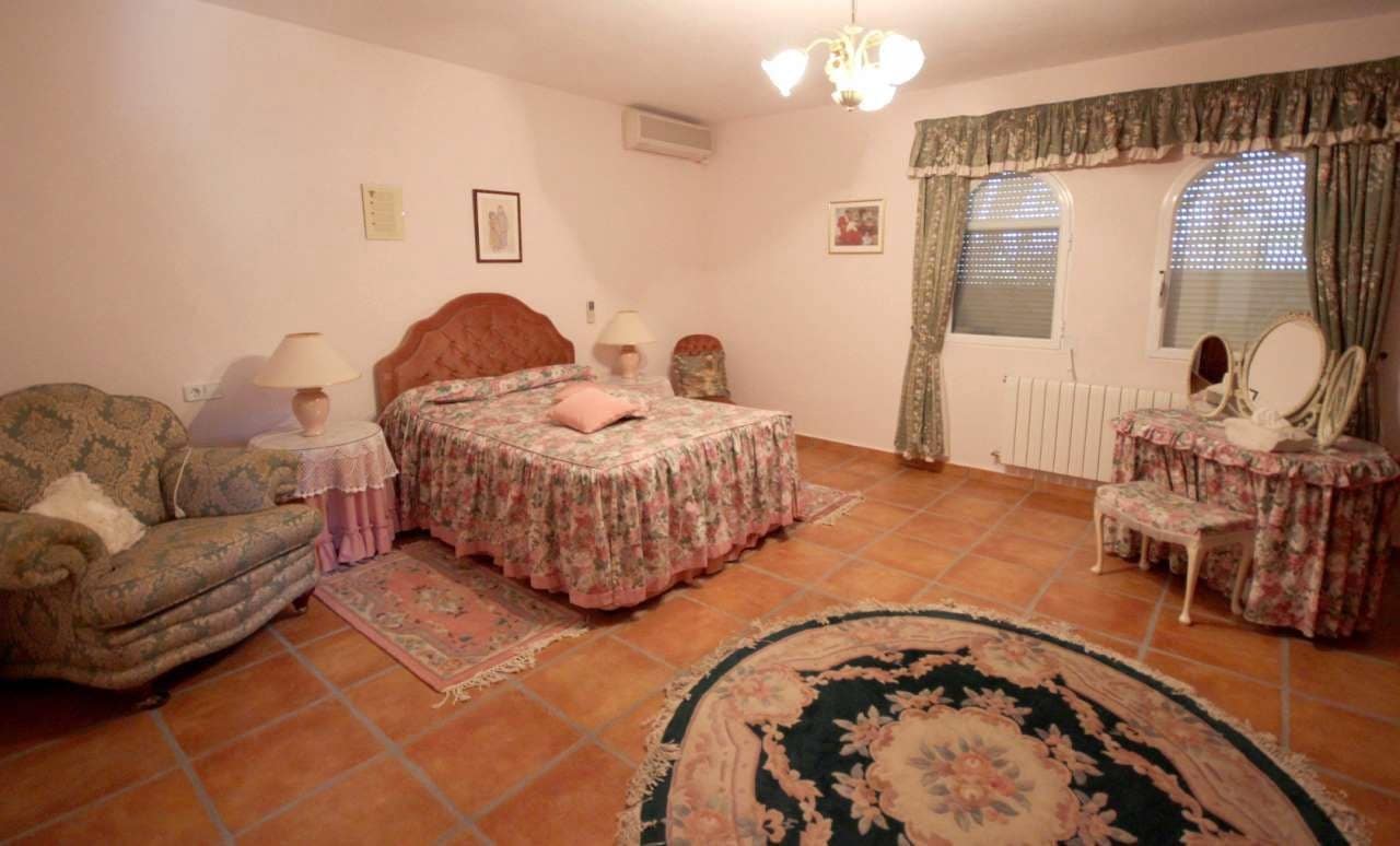 8 sypialnia Willa na sprzedaż w Alfaz del Pi / L'Alfas del Pi z basenem - 1 750 000 € (Ref: 9600062)