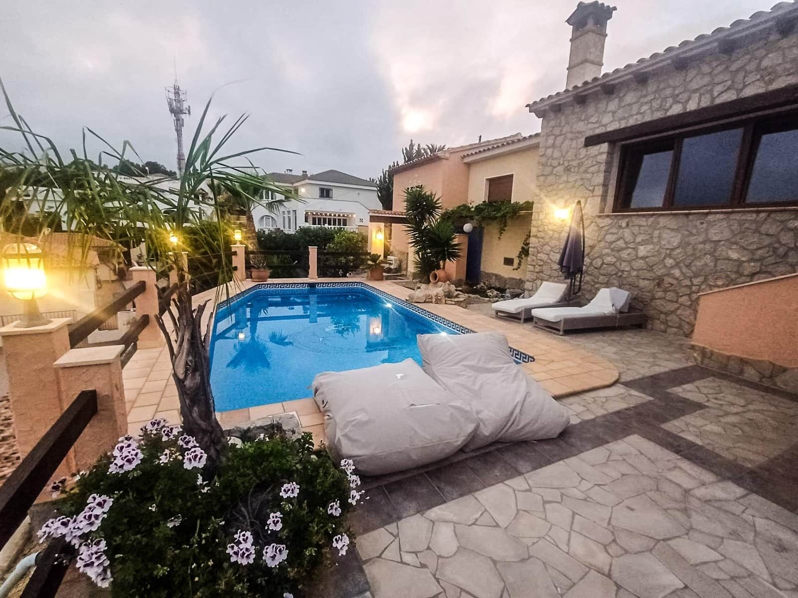 3 sypialnia Willa na sprzedaż w Alfaz del Pi / L'Alfas del Pi z basenem - 950 000 € (Ref: 9600063)