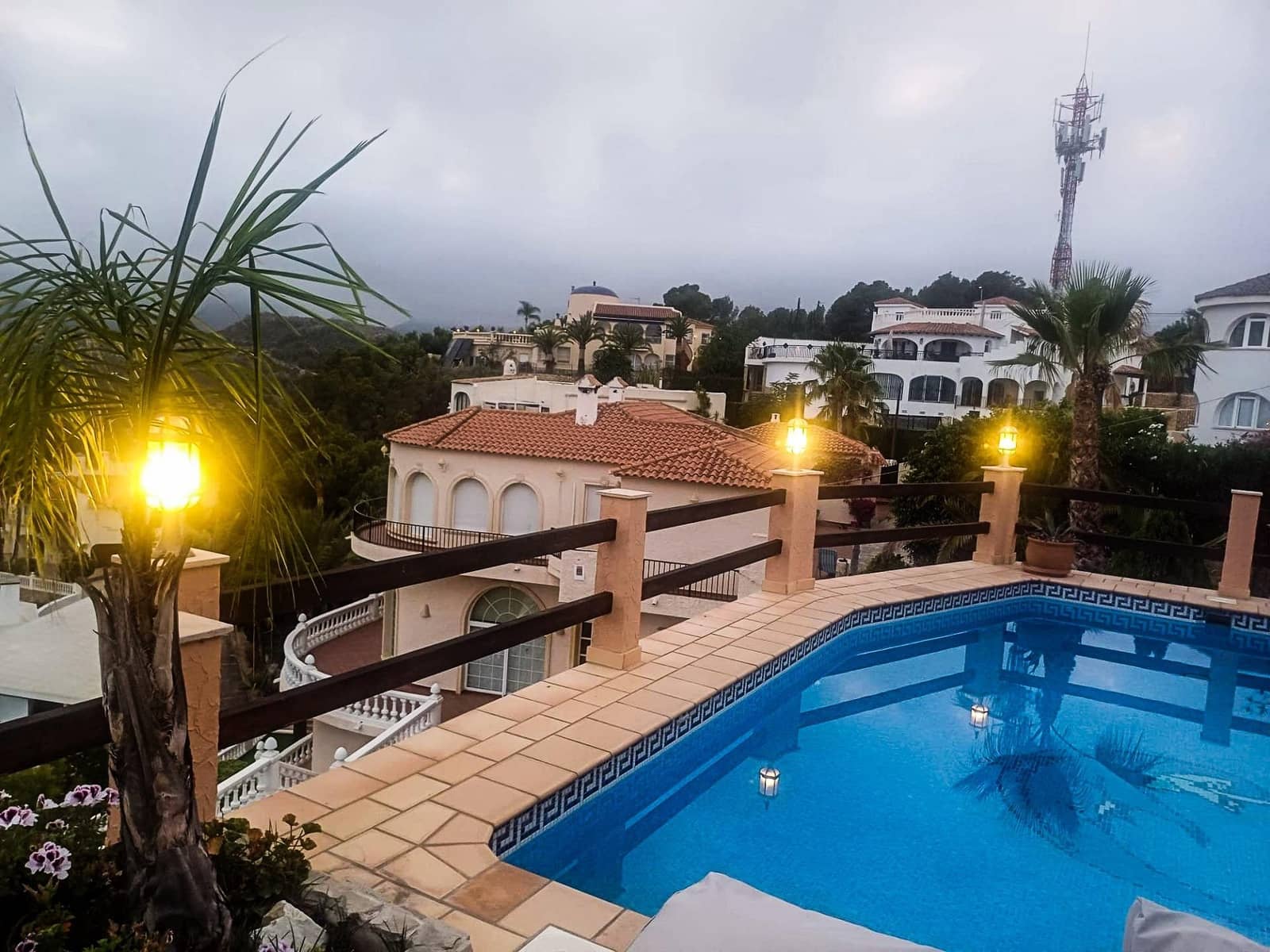 3 sypialnia Willa na sprzedaż w Alfaz del Pi / L'Alfas del Pi z basenem - 950 000 € (Ref: 9600063)