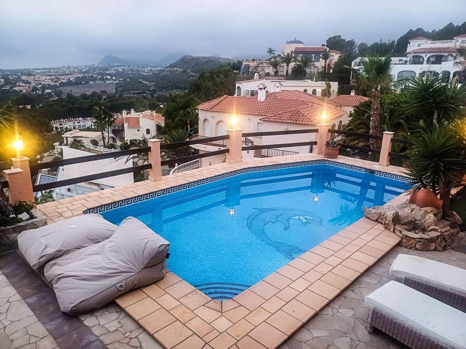 3 sypialnia Willa na sprzedaż w Alfaz del Pi / L'Alfas del Pi z basenem - 950 000 € (Ref: 9600063)