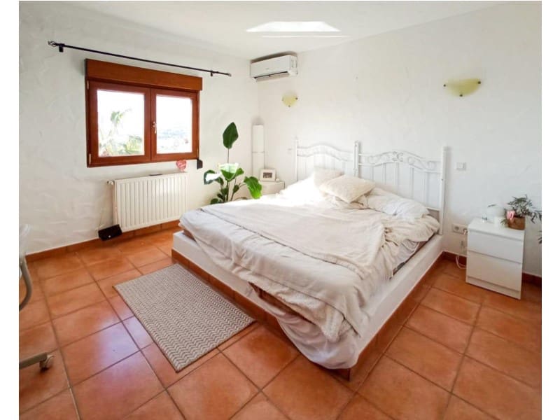 Chalet de 3 habitaciones en Alfaz del Pi / L'Alfàs del Pi en venta con piscina garaje - 1.300.000 € (Ref: 9600063)