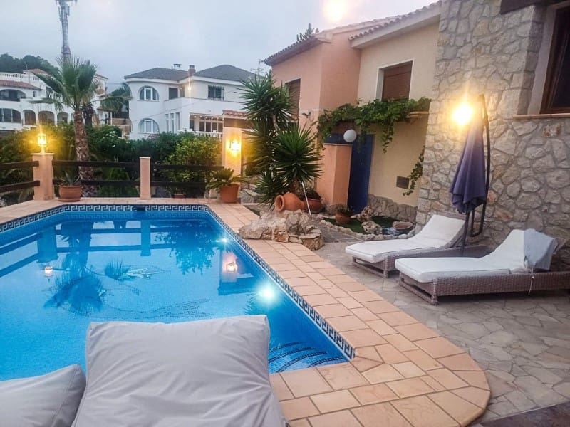 Chalet de 3 habitaciones en Alfaz del Pi / L'Alfàs del Pi en venta con piscina garaje - 1.300.000 € (Ref: 9600063)