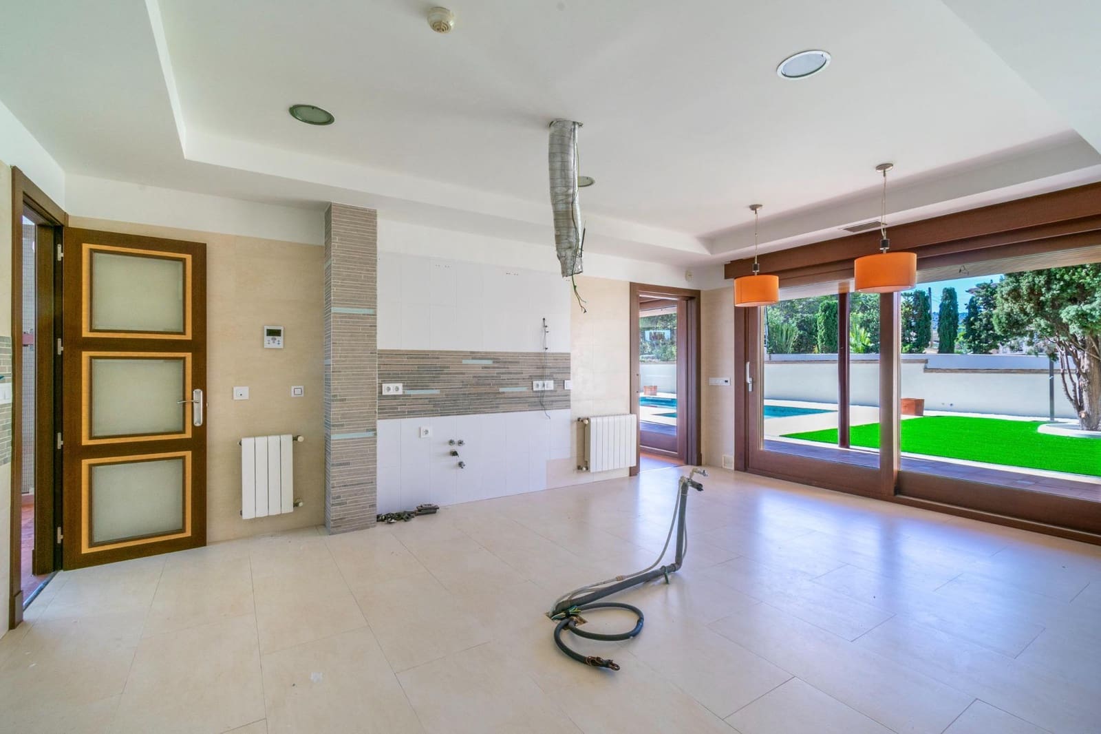 4 bedroom Villa for sale in Alfaz del Pi / L'Alfas del Pi with pool - € 1,650,000 (Ref: 9600064)