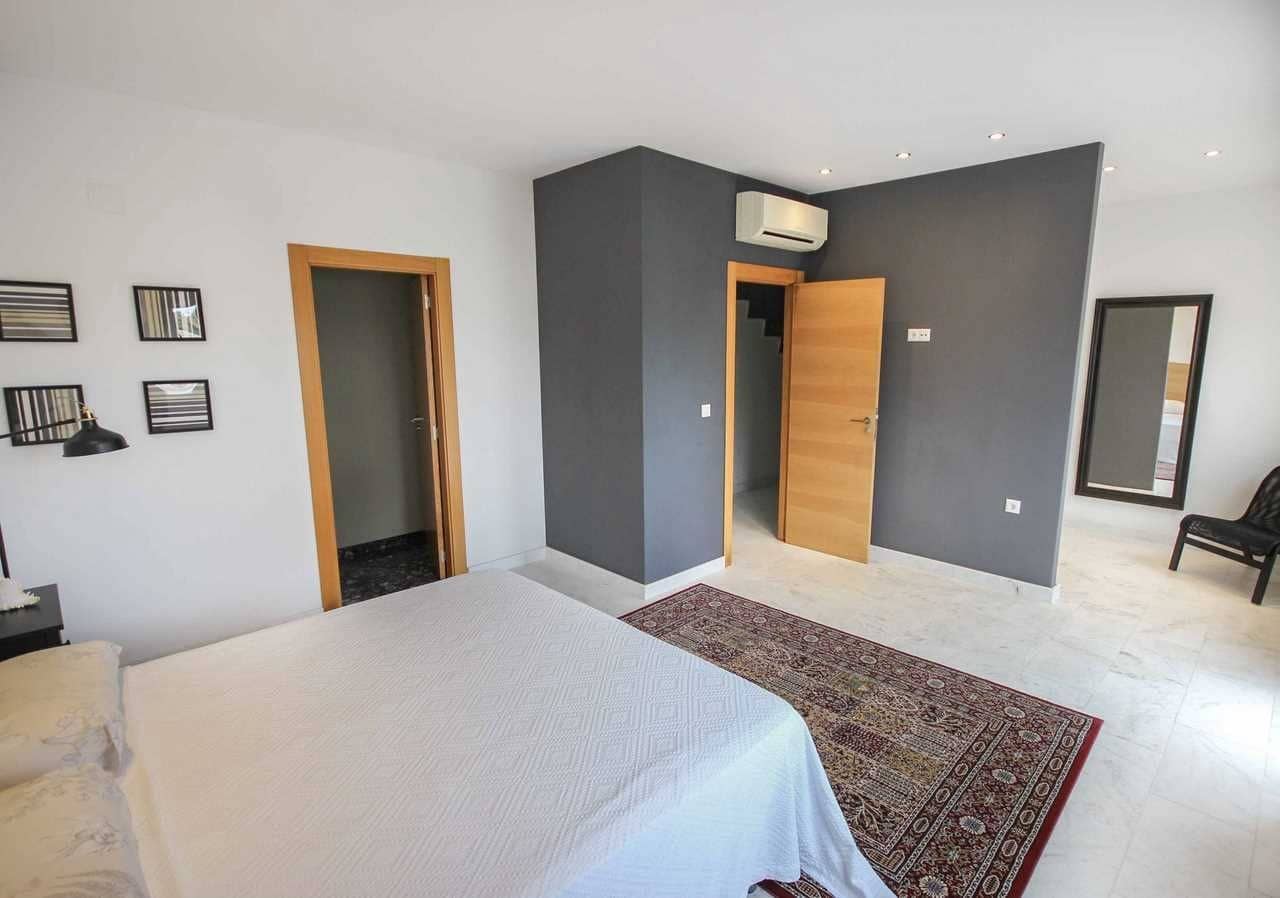 4 sypialnia Willa na sprzedaż w Alfaz del Pi / L'Alfas del Pi z basenem - 950 000 € (Ref: 9600067)