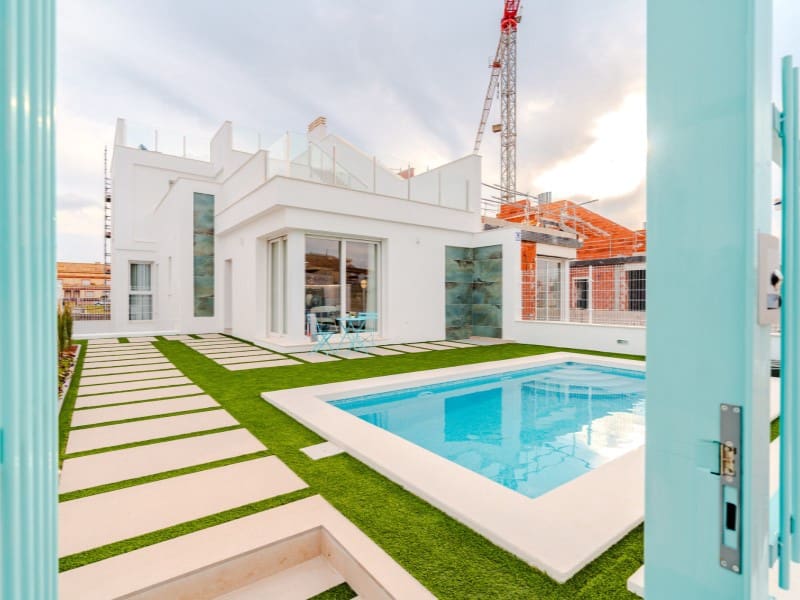 2 bedroom Villa for sale in Los Alcazares with pool garage - € 467,000 (Ref: 9715624)