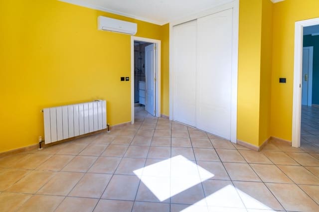 4 slaapkamer Villa te koop in Alfaz del Pi / L'Alfàs del Pi met zwembad - € 650.000 (Ref: 9715627)