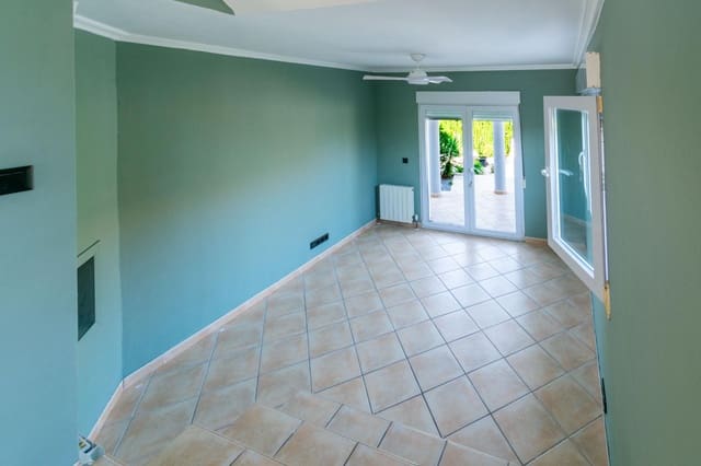 4 soverom Villa til salgs i Alfaz del Pi / L'Alfàs del Pi med svømmebasseng - € 650 000 (Ref: 9715627)