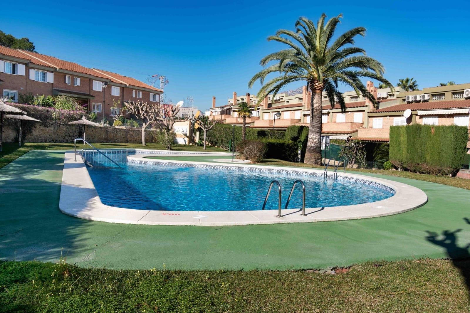 3 soveværelse Rækkehus til salg i Alfaz del Pi / L'Alfas del Pi med swimmingpool - € 455.000 (Ref: 9715628)