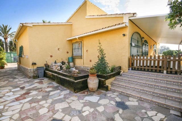 2 soveværelse Villa til salg i La Nucia med swimmingpool - € 650.000 (Ref: 9715629)
