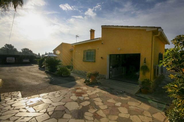 2 soveværelse Villa til salg i La Nucia med swimmingpool - € 650.000 (Ref: 9715629)
