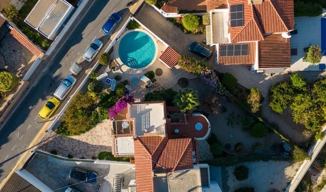 3 Zimmer Doppelhaus zu verkaufen in Alfaz del Pi / L'Alfàs del Pi mit Pool - 550.000 € (Ref: 9715630)