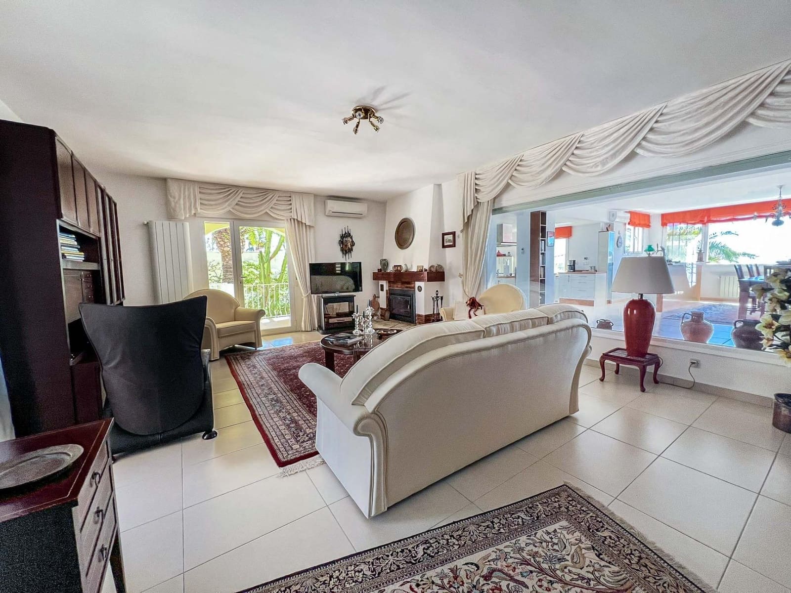 5 soveværelse Villa til salg i La Nucia med swimmingpool - € 1.150.000 (Ref: 9833153)