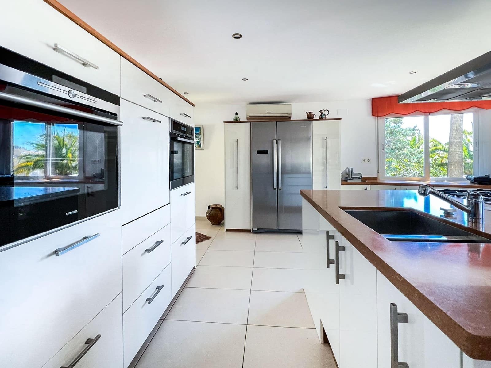 5 soveværelse Villa til salg i La Nucia med swimmingpool - € 1.150.000 (Ref: 9833153)