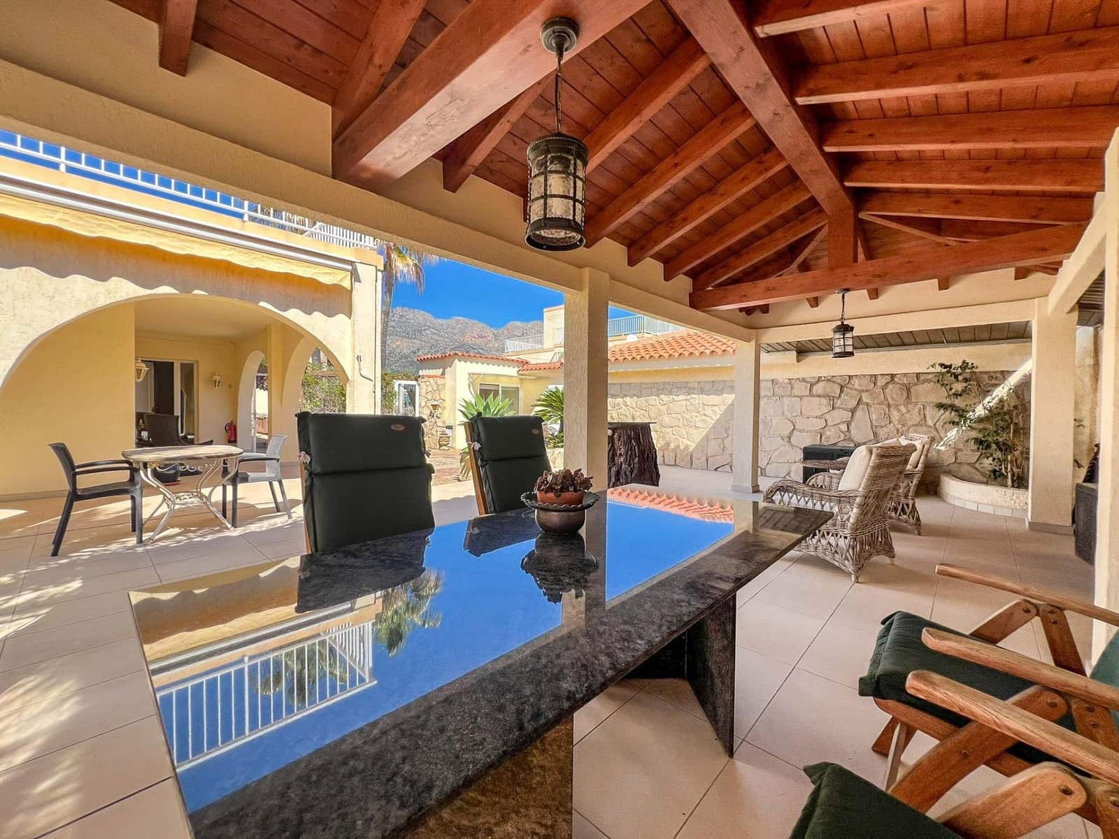 5 soveværelse Villa til salg i La Nucia med swimmingpool - € 1.150.000 (Ref: 9833153)