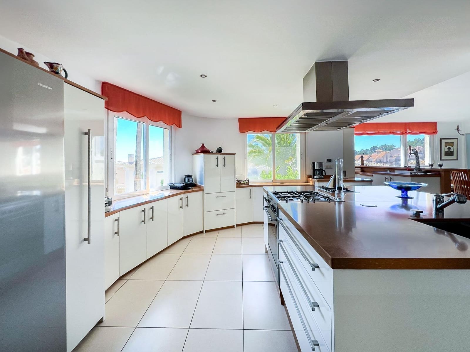 5 soveværelse Villa til salg i La Nucia med swimmingpool - € 1.150.000 (Ref: 9833153)