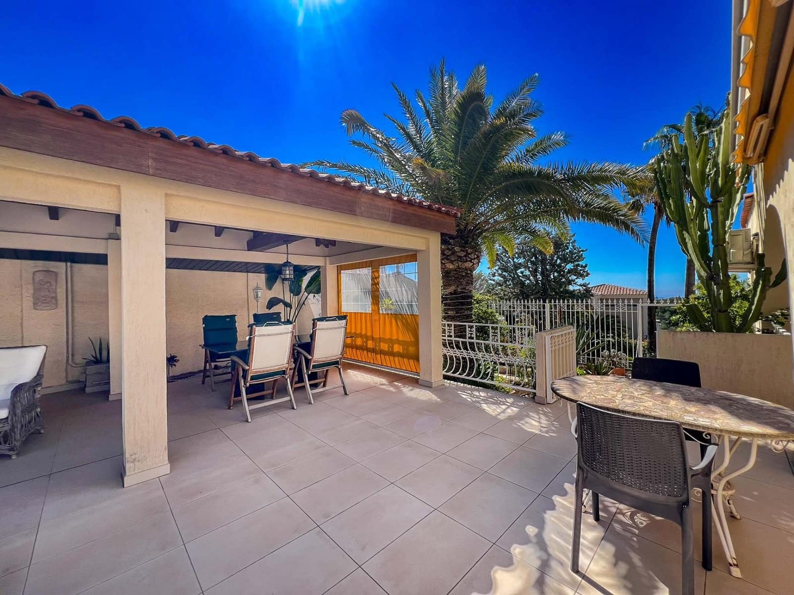 5 soveværelse Villa til salg i La Nucia med swimmingpool - € 1.150.000 (Ref: 9833153)
