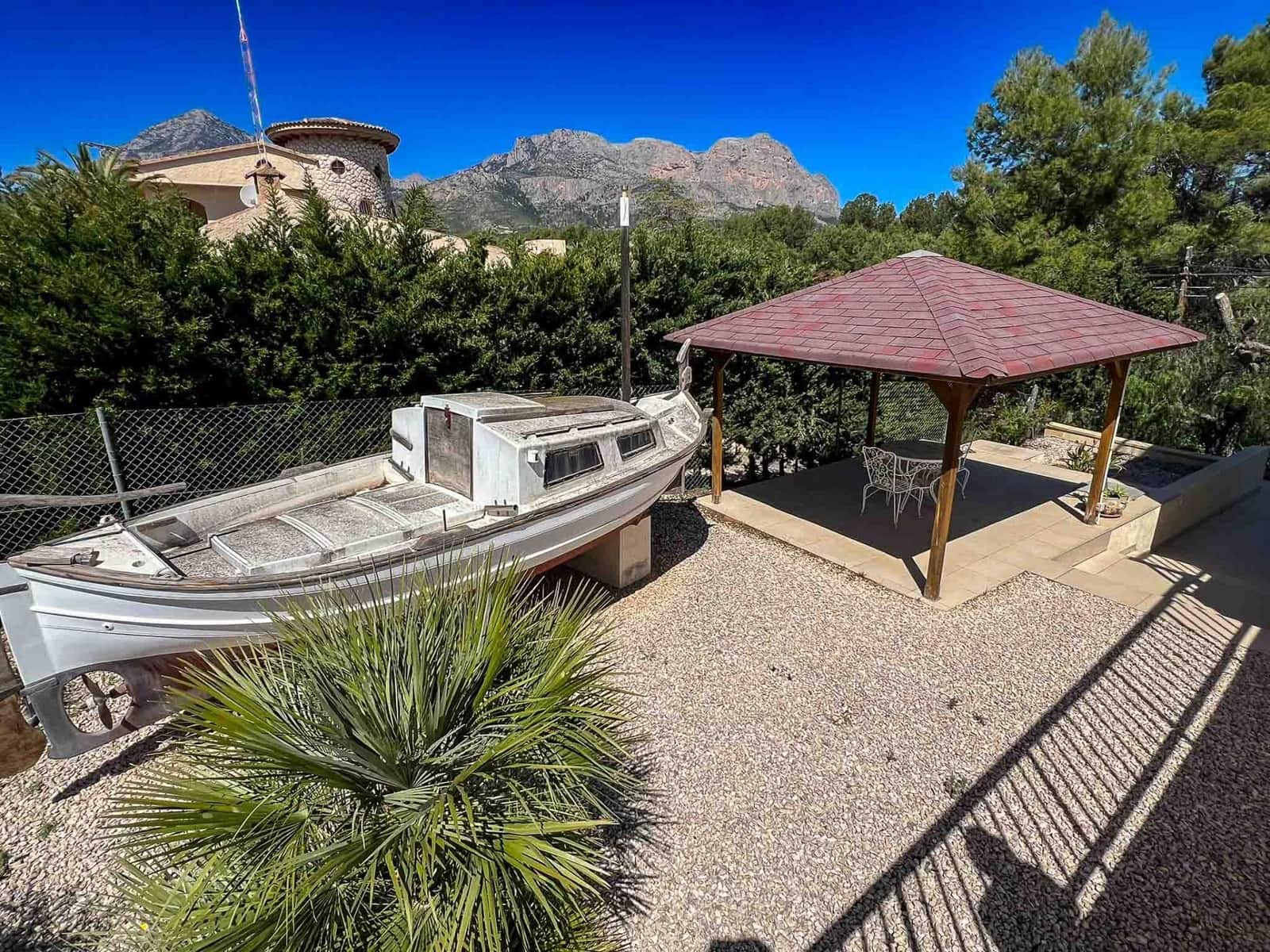 5 soveværelse Villa til salg i La Nucia med swimmingpool - € 1.150.000 (Ref: 9833153)
