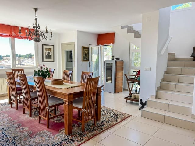 4 quarto Moradia para venda em La Nucia com piscina - 1 150 000 € (Ref: 9833153)