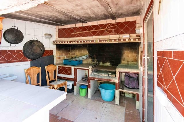 4 makuuhuone Huvila myytävänä paikassa Alfaz del Pi / L'Alfàs del Pi mukana uima-altaan - 649 000 € (Ref: 9856262)