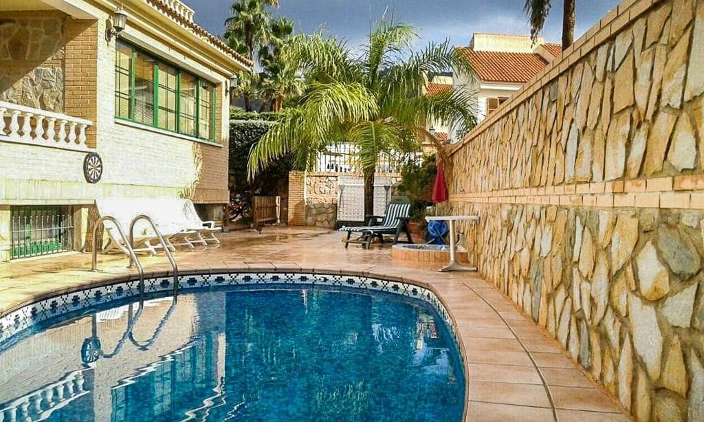 8 quarto Moradia para venda em Benidorm com piscina - 945 000 € (Ref: 9861727)