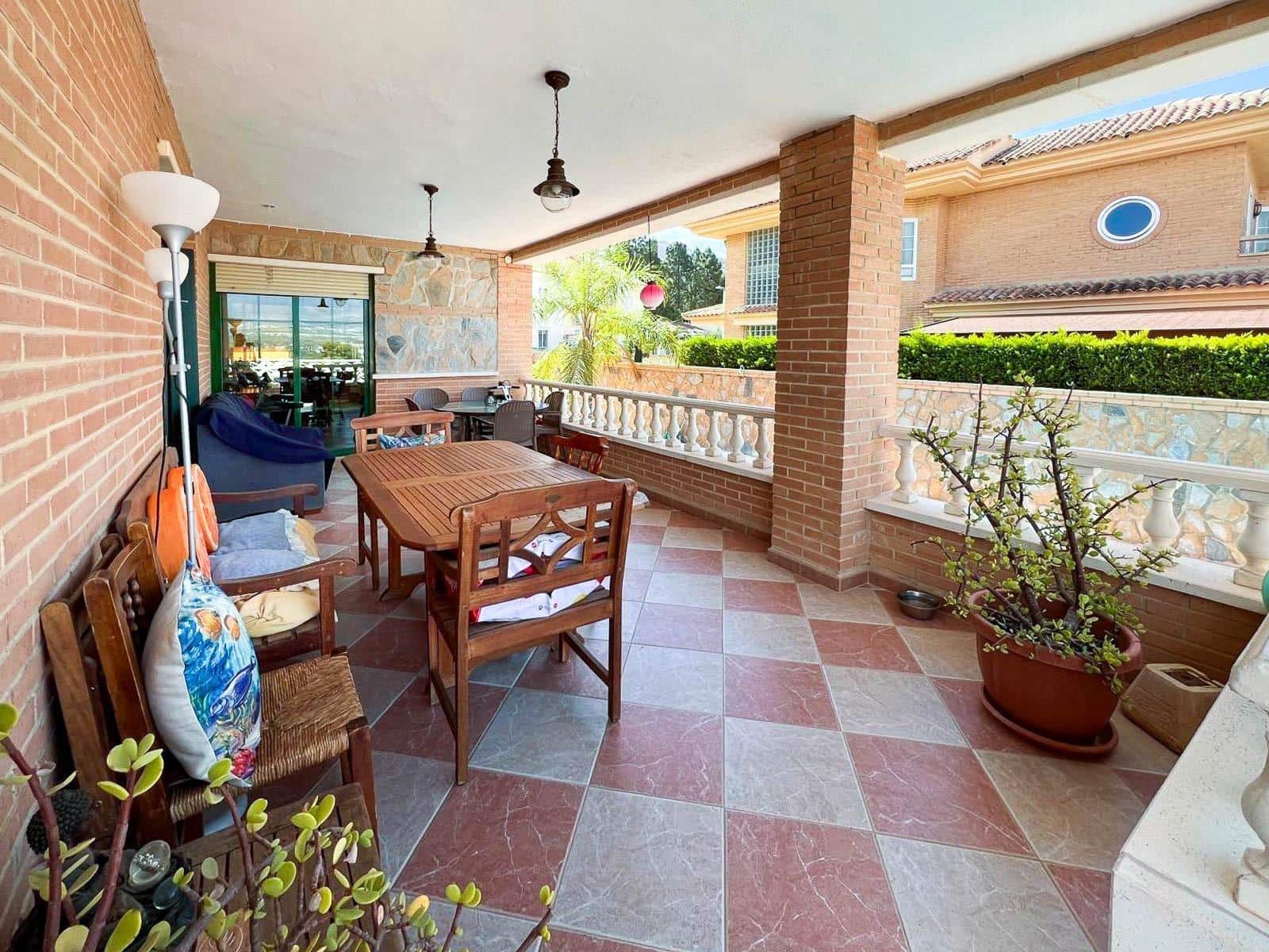 8 quarto Moradia para venda em Benidorm com piscina - 945 000 € (Ref: 9861727)