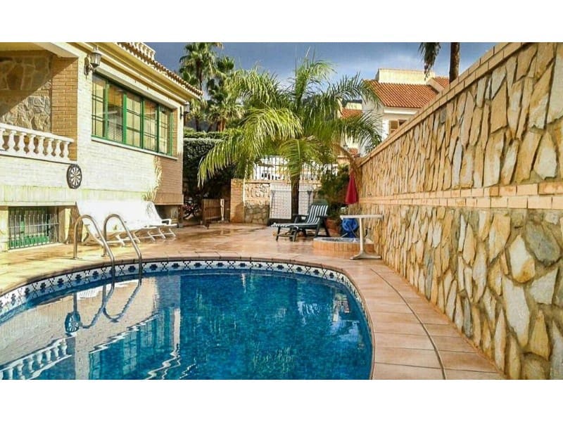 8 soverom Villa til salgs i Benidorm med svømmebasseng - € 945 000 (Ref: 9861727)