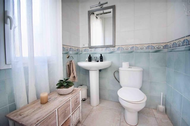 4 slaapkamer Halfvrijstaande villa te koop in Alfaz del Pi / L'Alfàs del Pi met zwembad - € 599.000 (Ref: 9943830)