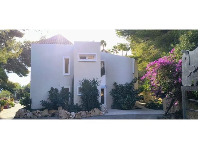 4 slaapkamer Villa te koop in Callosa d'En Sarrià met zwembad - € 525.000 (Ref: 9975716)
