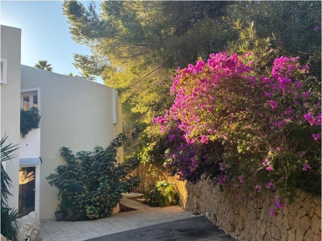 4 slaapkamer Villa te koop in Callosa d'En Sarrià met zwembad - € 525.000 (Ref: 9975716)