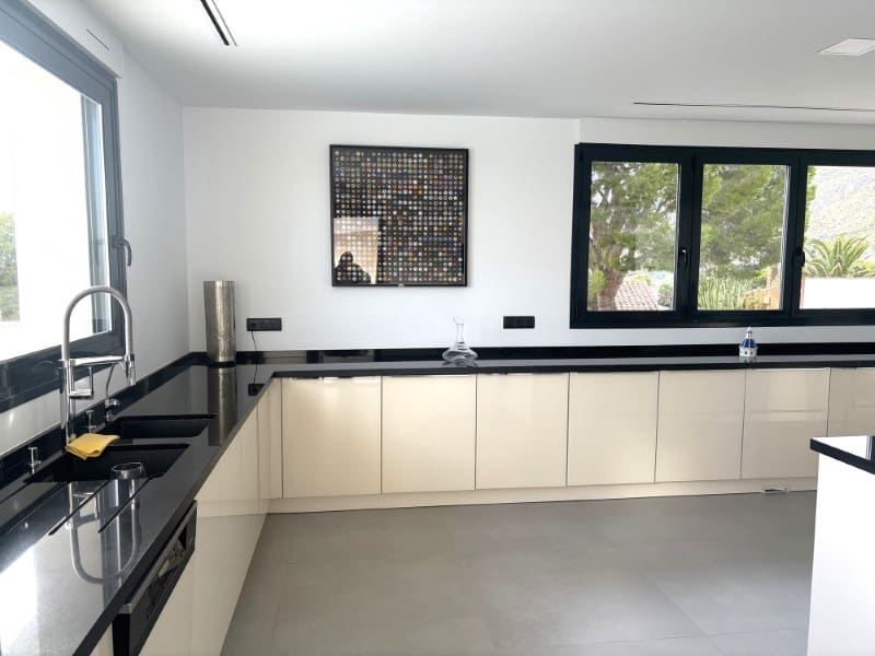 5 bedroom Villa for sale in Altea la Vella with pool garage - € 3,499,000 (Ref: 9975717)