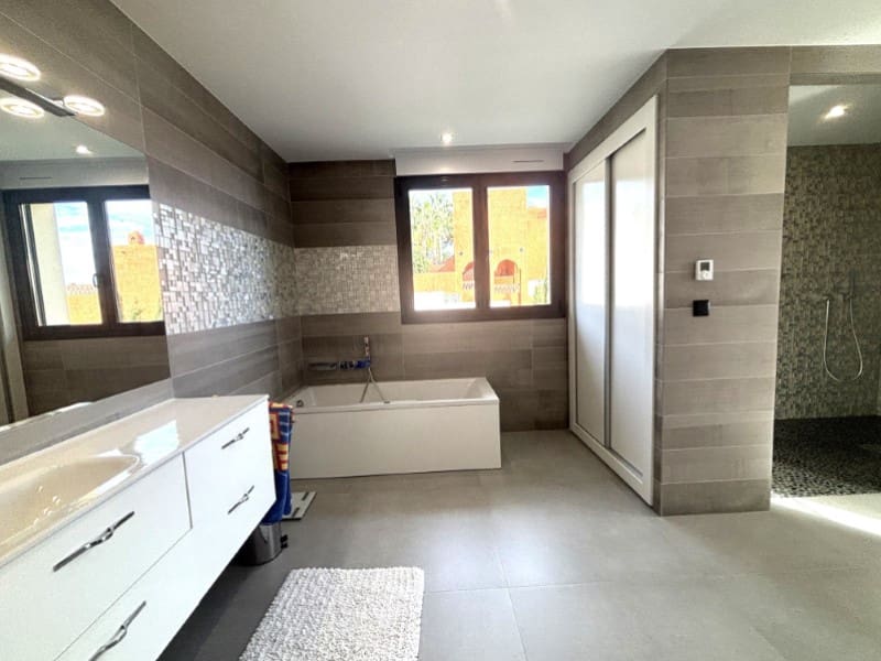 5 bedroom Villa for sale in Altea la Vella with pool garage - € 3,499,000 (Ref: 9975717)