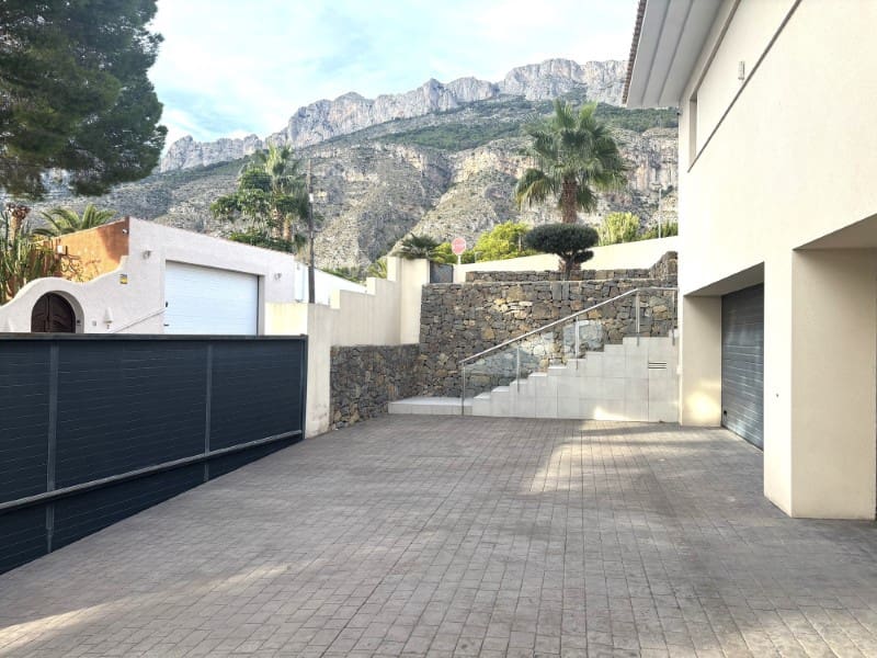 5 bedroom Villa for sale in Altea la Vella with pool garage - € 3,499,000 (Ref: 9975717)
