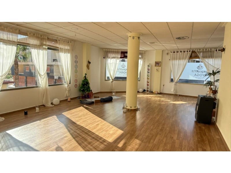 Erhverv til salg i San Miguel de Salinas - € 225.750 (Ref: 9975746)
