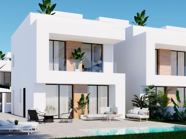 Chalet de 3 habitaciones en La Zenia, Orihuela en venta con piscina - 495.000 € (Ref: 9975750)