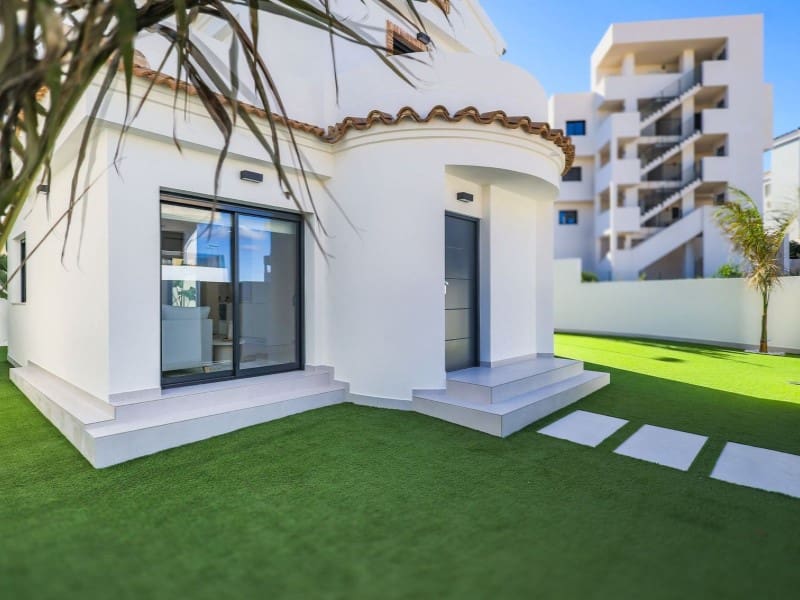 3 sovrum Villa till salu i Campoamor med pool - 590 000 € (Ref: 9975753)