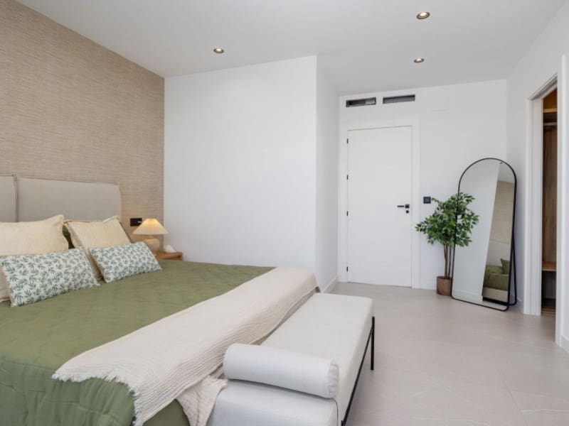 3 makuuhuone Huvila myytävänä paikassa Torrevieja mukana uima-altaan - 595 000 € (Ref: 9975754)