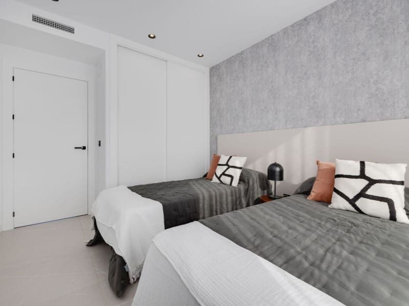3 makuuhuone Huvila myytävänä paikassa Torrevieja mukana uima-altaan - 595 000 € (Ref: 9975754)