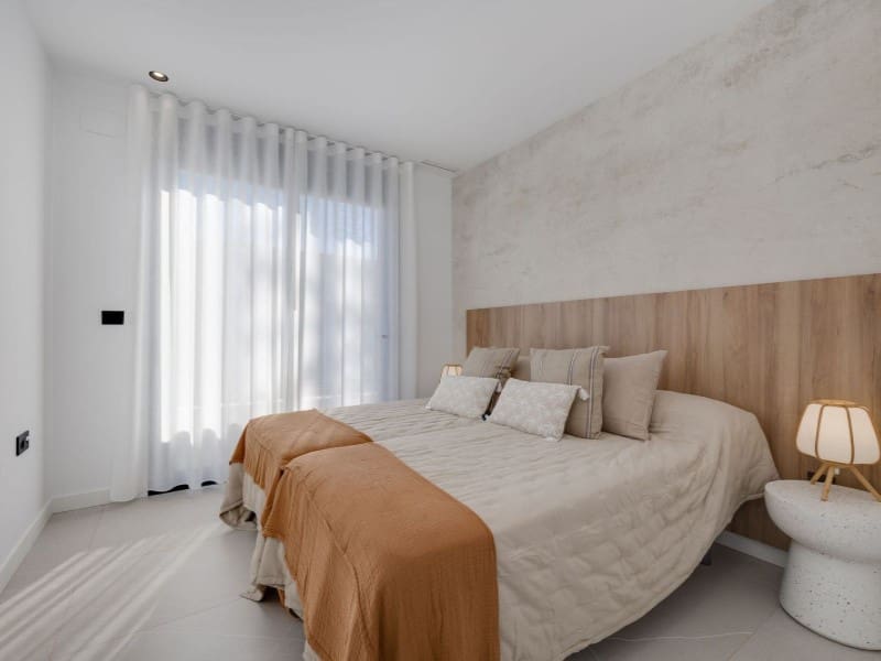 3 makuuhuone Huvila myytävänä paikassa Torrevieja mukana uima-altaan - 595 000 € (Ref: 9975754)