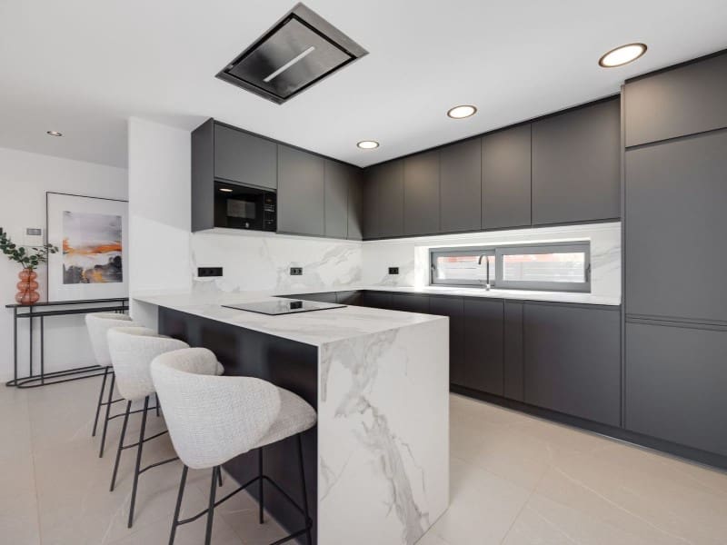 3 makuuhuone Huvila myytävänä paikassa Torrevieja mukana uima-altaan - 595 000 € (Ref: 9975754)
