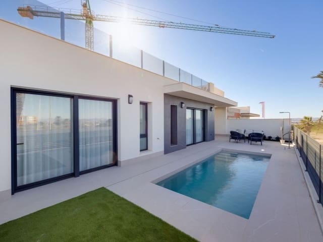 3 soverom Villa til salgs i Nueva Torrevieja - Aguas Nuevas, Torrevieja med svømmebasseng garasje - € 595 000 (Ref: 9975754)