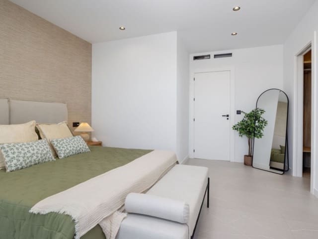 3 soverom Villa til salgs i Nueva Torrevieja - Aguas Nuevas, Torrevieja med svømmebasseng garasje - € 595 000 (Ref: 9975754)