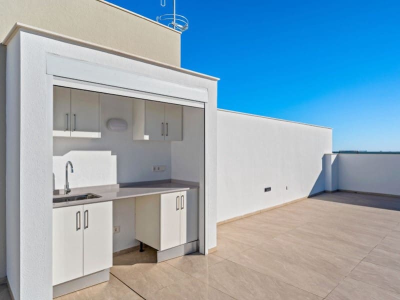 3 bedroom Flat for sale in Los Alcazares with pool - € 324,900 (Ref: 9975757)