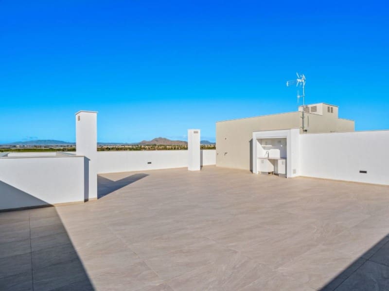 3 bedroom Flat for sale in Los Alcazares with pool - € 324,900 (Ref: 9975757)