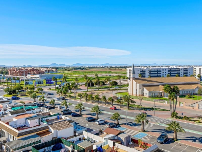 3 bedroom Flat for sale in Los Alcazares with pool - € 324,900 (Ref: 9975757)