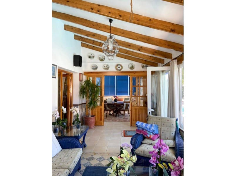 Chalet de 5 habitaciones en Benidorm en venta con piscina garaje - 745.000 € (Ref: 9975772)