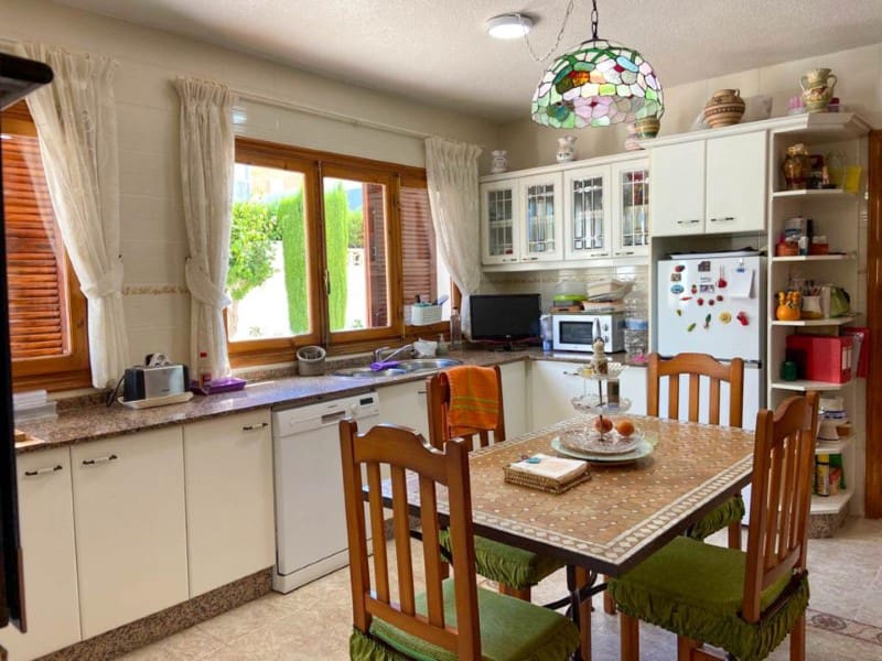 Chalet de 5 habitaciones en Benidorm en venta con piscina garaje - 745.000 € (Ref: 9975772)