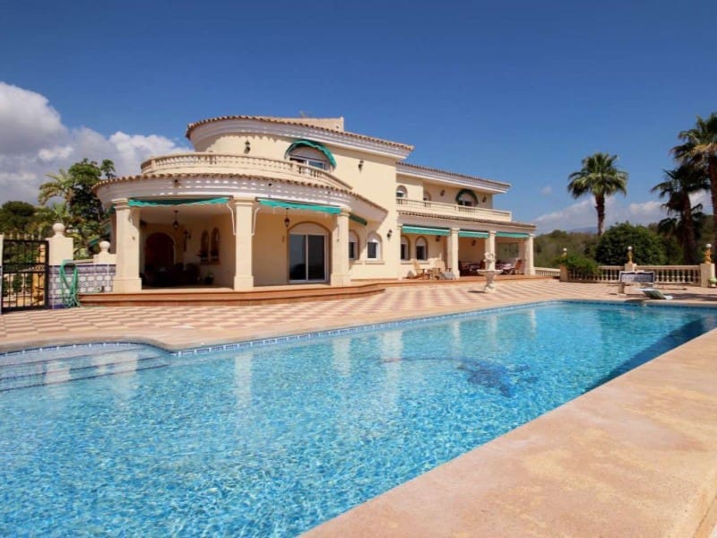 8 quarto Moradia para venda em Alfaz del Pi / L'Alfas del Pi com piscina garagem - 1 750 000 € (Ref: 9976925)