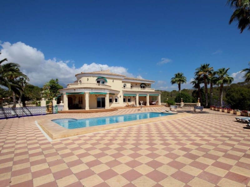 8 quarto Moradia para venda em Alfaz del Pi / L'Alfas del Pi com piscina garagem - 1 750 000 € (Ref: 9976925)