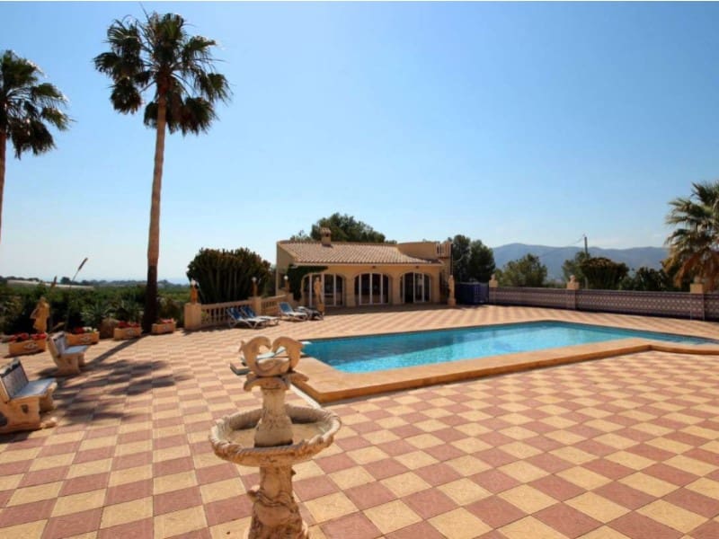 8 quarto Moradia para venda em Alfaz del Pi / L'Alfas del Pi com piscina garagem - 1 750 000 € (Ref: 9976925)